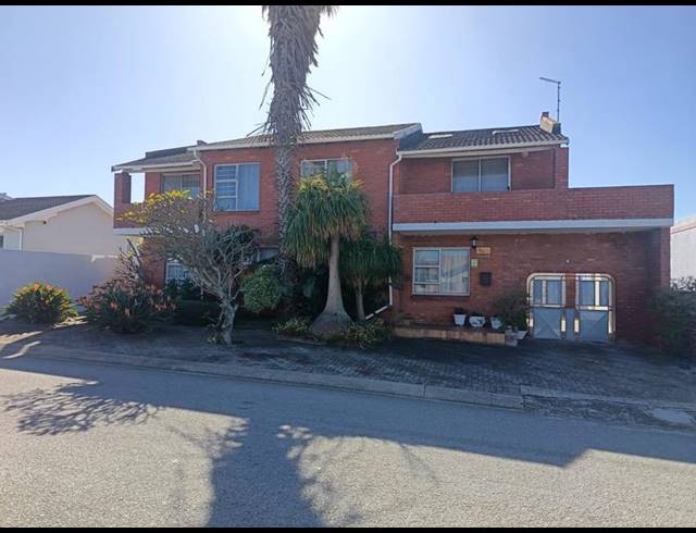 5 BEDROOM HOUSE FOR SALE IN MALABAR